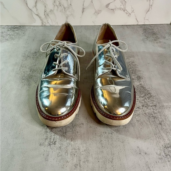 Stuart Weitzman - Picture 2 of 11